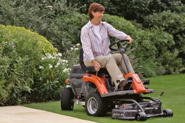 Husqvarna R 112C Ride-on Mower 85cm Cutting Deck | Torne Valley