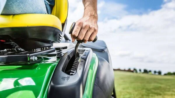 John Deere X167R Ride-on Lawn Mower | Torne Valley