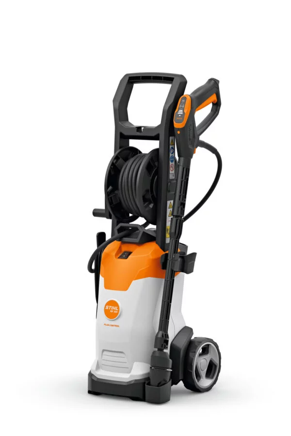 RE 100 PLUS Pressure Washer