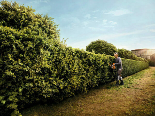 STIHL HS 82 RC-E 24" Petrol Hedge Trimmer - Image 4