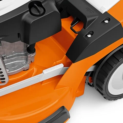STIHL RM 4 RT Self-propelled Mulching Lawn Mower - Image 3