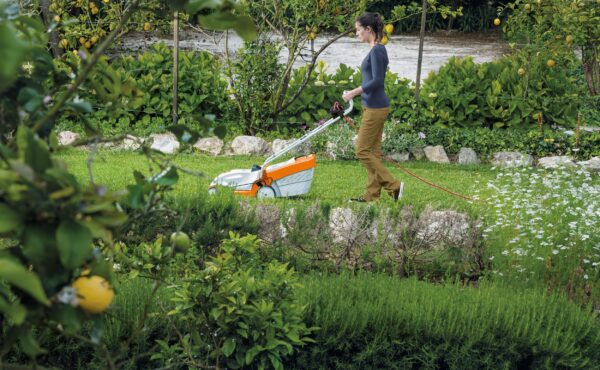 STIHL RME 235 Electric Lawn Mower - Image 5