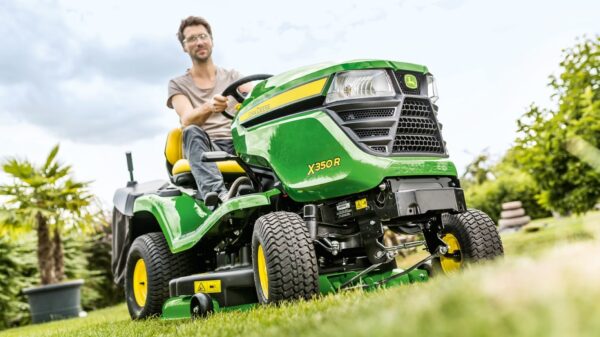 John Deere X350R Lawn Tractor