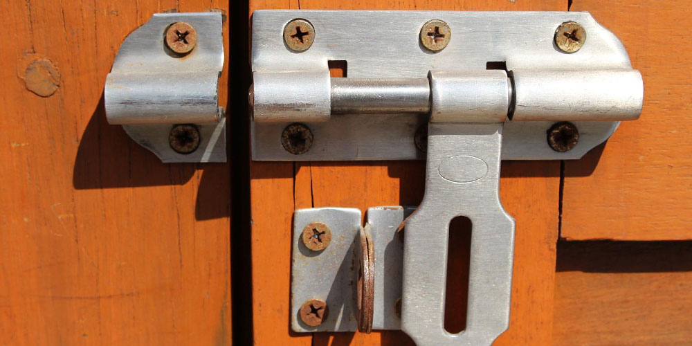 Gate bolt