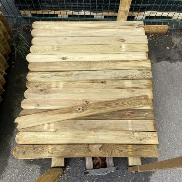 Picket Palin Round 0.9m x 20mm x 72mm