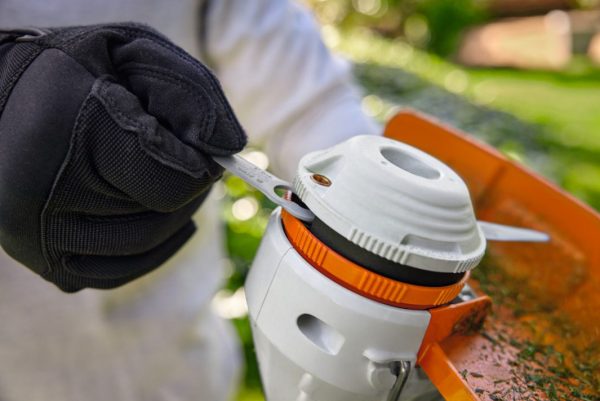 STIHL FSA 30 Cordless Grass Trimmer Kit